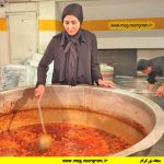 مریم معصومی کنار دیگ نذری