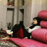 مریم معصومی در حال استراحت