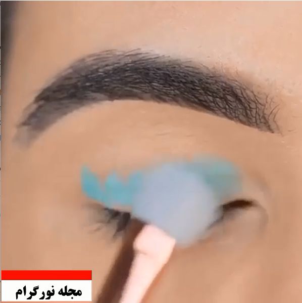 آرایش فیروزه ای رنگ