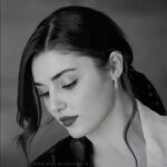 عکس چهره دختر سیاه و سفید برای پروفایل