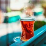 عکس استکان کمر باریک چایی